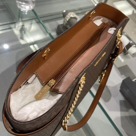 MICHAEL KORS 
Jet Set Large Signature Shoulder Tote Bag
Brown Signature 
NWT - Picture 5 of 16